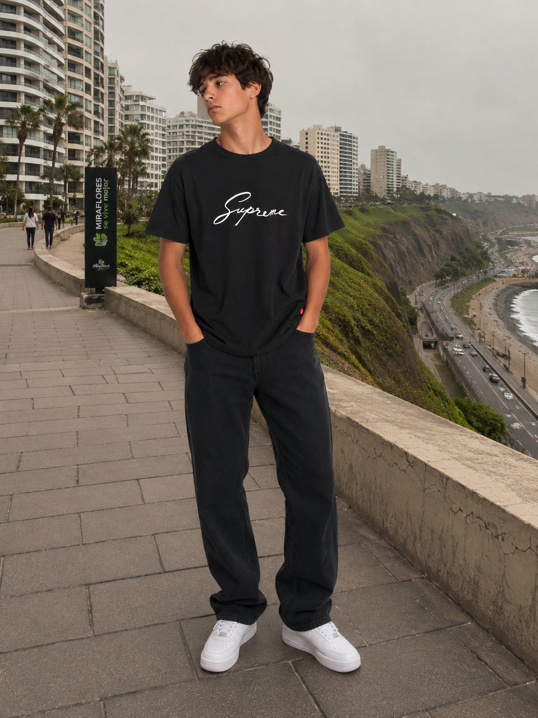 POLO SUPREME NEGRO/ LOGO LETRA CORRIDA