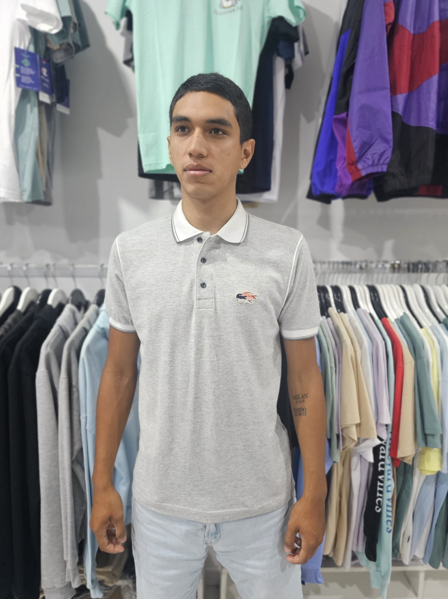 Polo Camisero Lacoste gris logo 3 cocodrilos multicolor