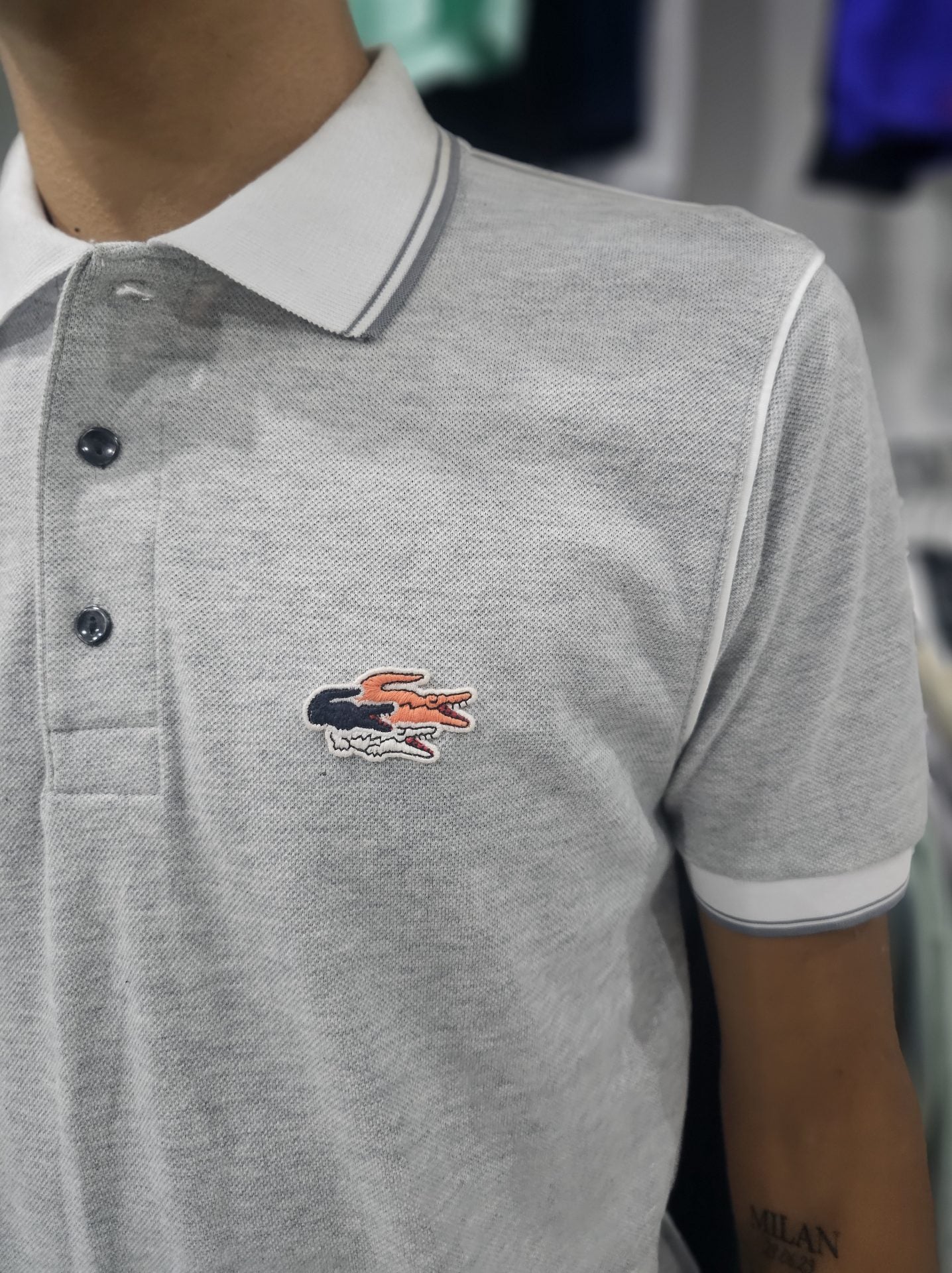 Polo Camisero Lacoste gris logo 3 cocodrilos multicolor