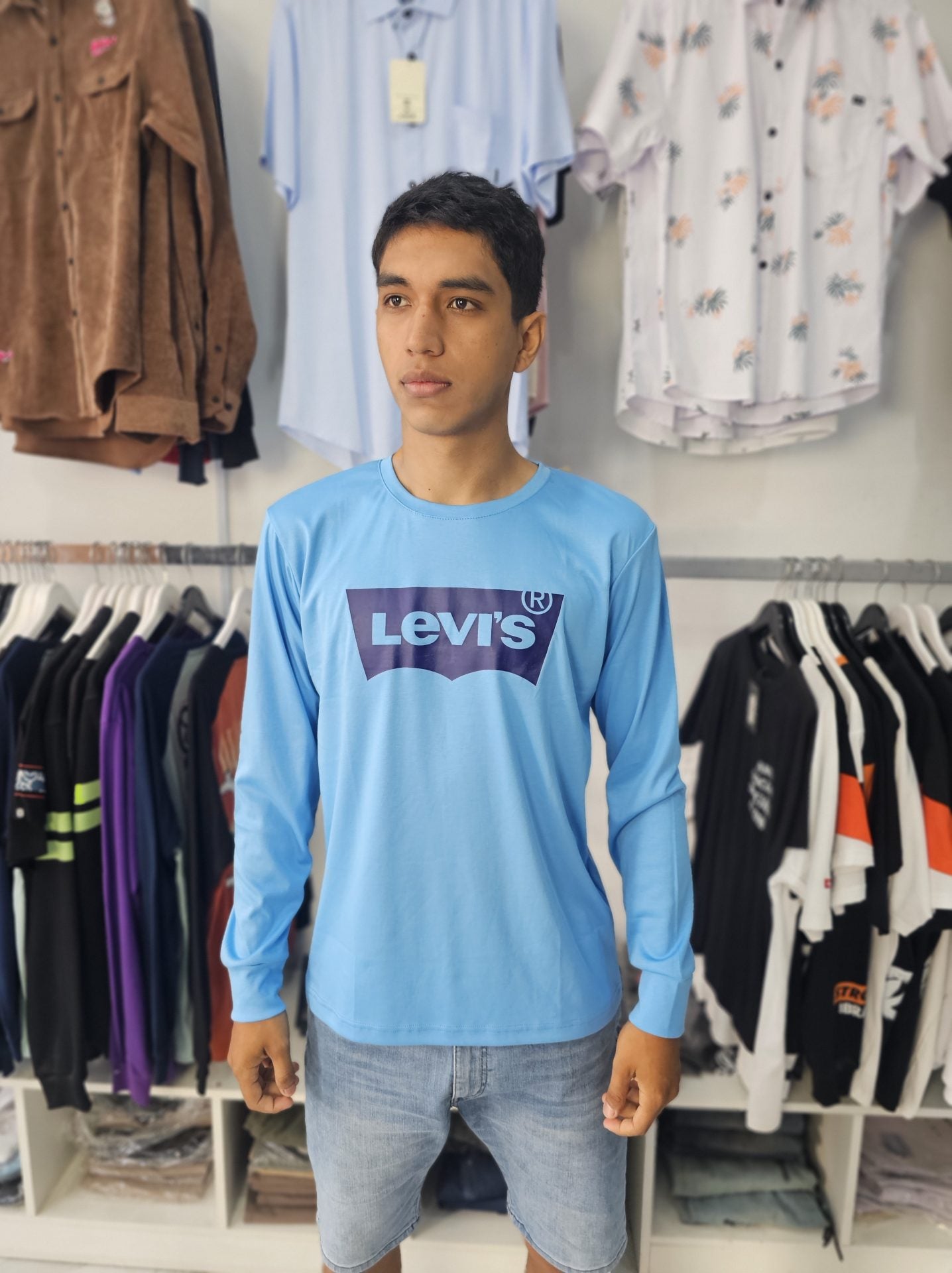Polo manga larga levis celeste
