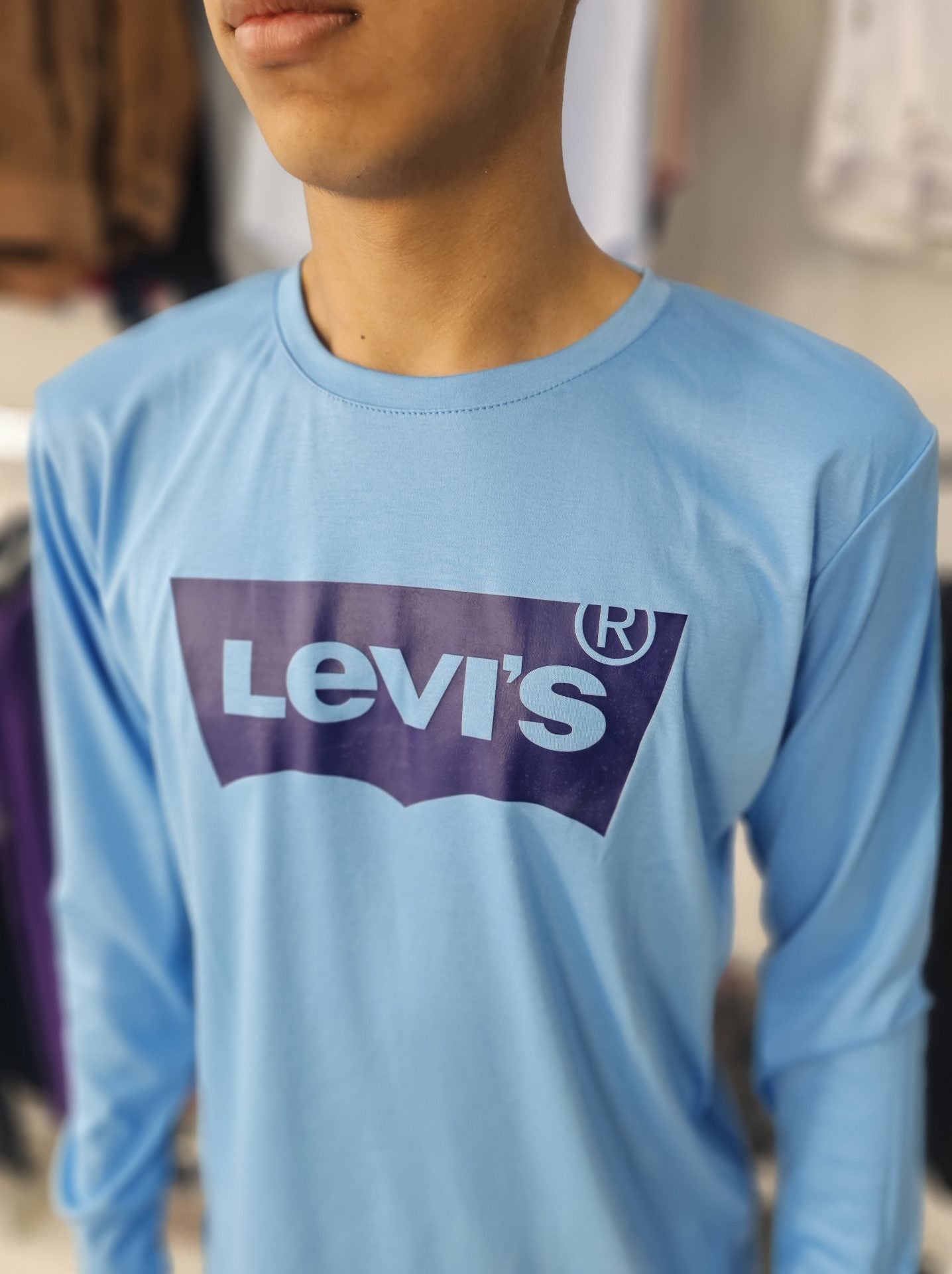 Polo manga larga levis celeste