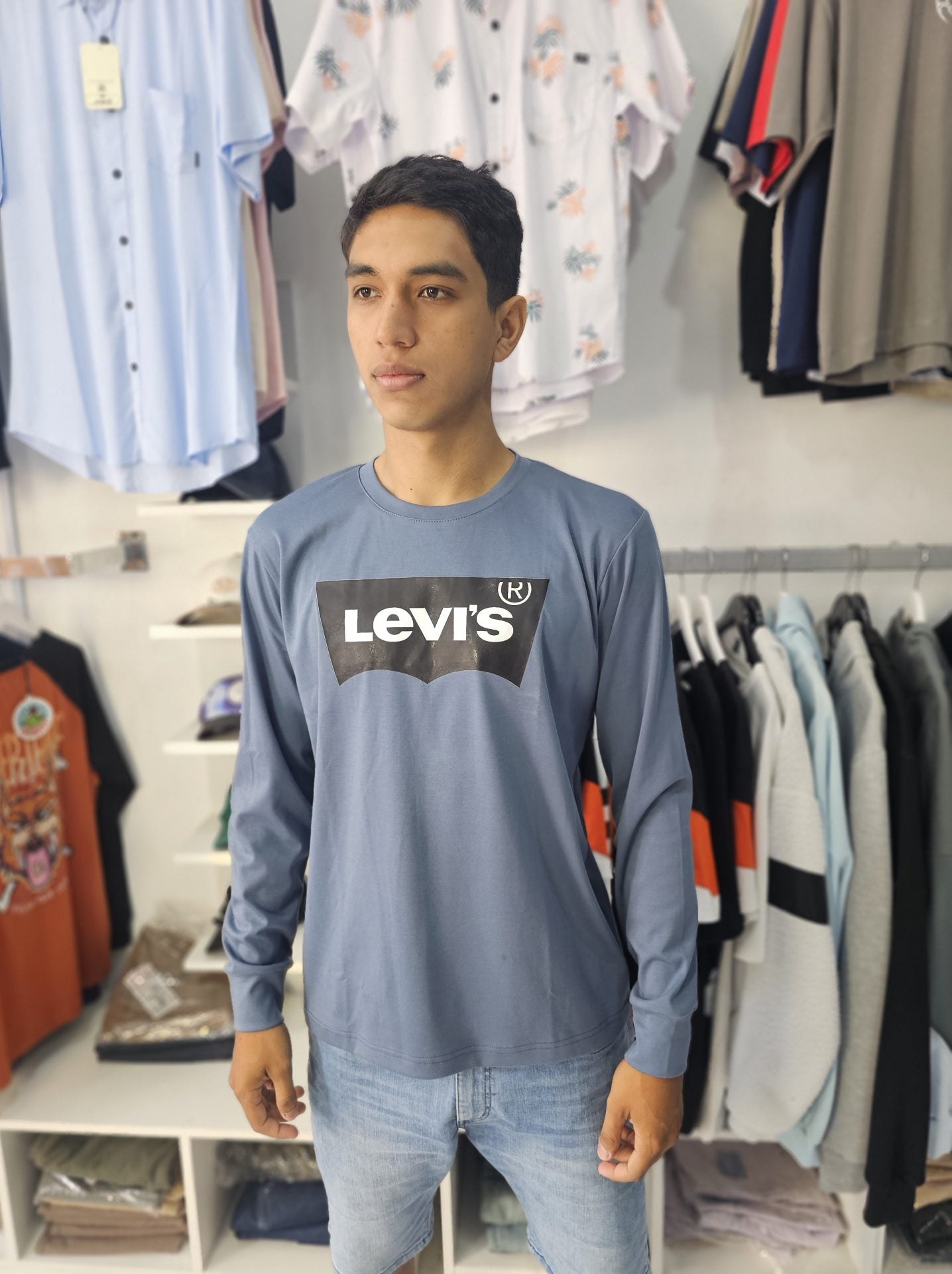 Polo manga larga levis color plomo rata