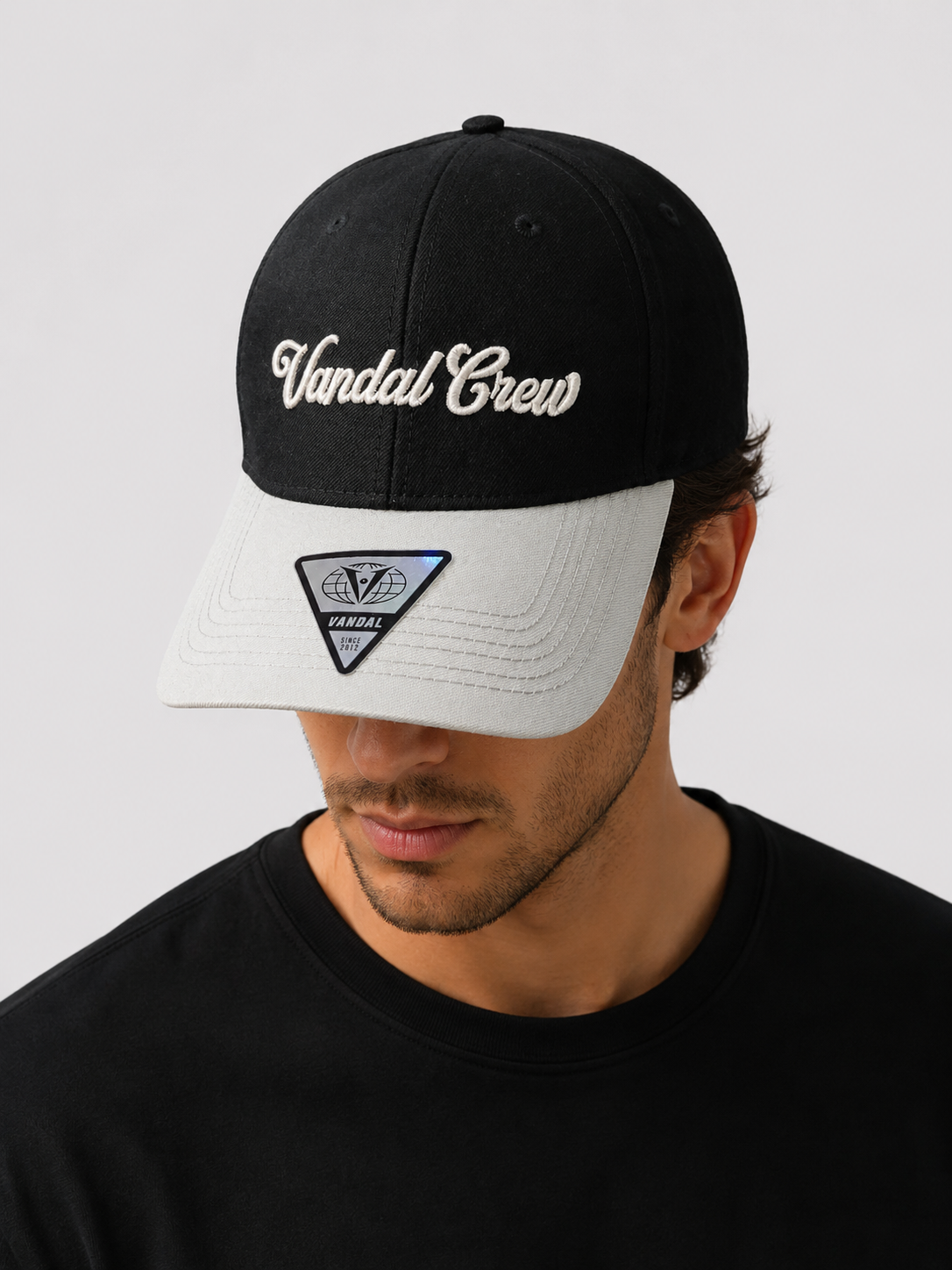 GORRA VANDAL / NEGRA CON BLANCO