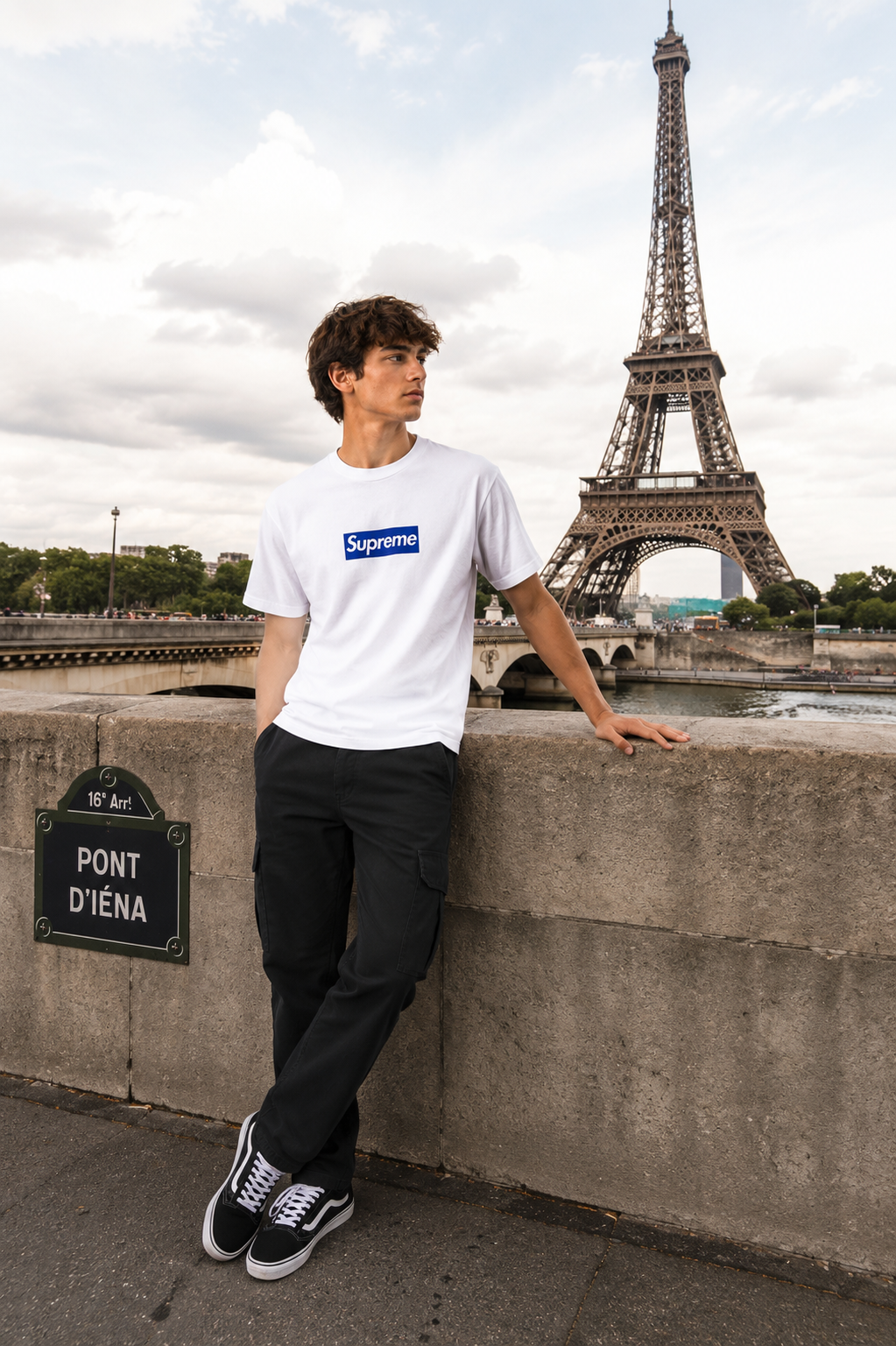 POLO SUPREME BLANCO / LOGO CLASICO AZUL