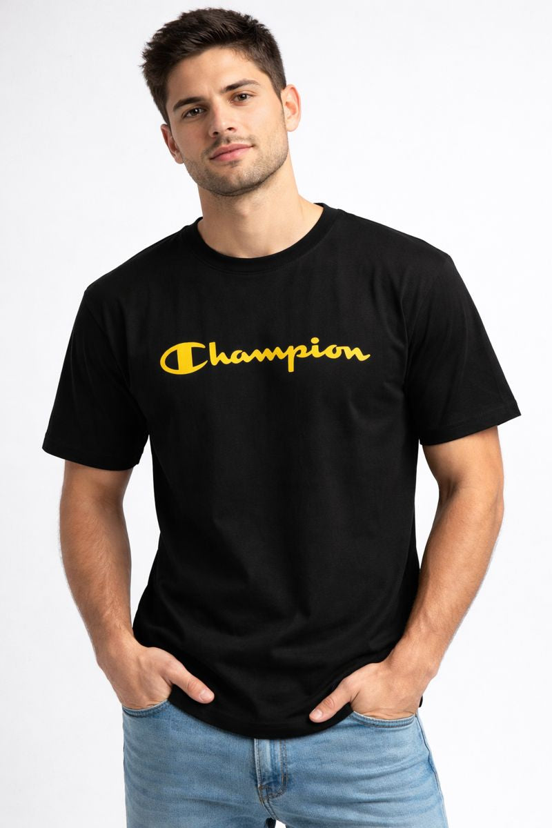 POLO CHAMPION NEGRO / LOGO CLASICO AMARILLO