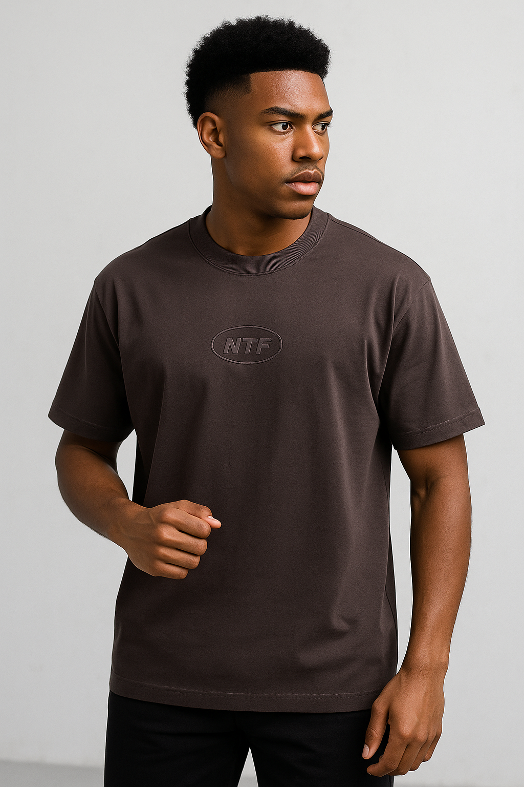 POLO BOXY FIT NTF / MARRON  OSCURO /  LOGO CLASICO ALTO RELIEVE