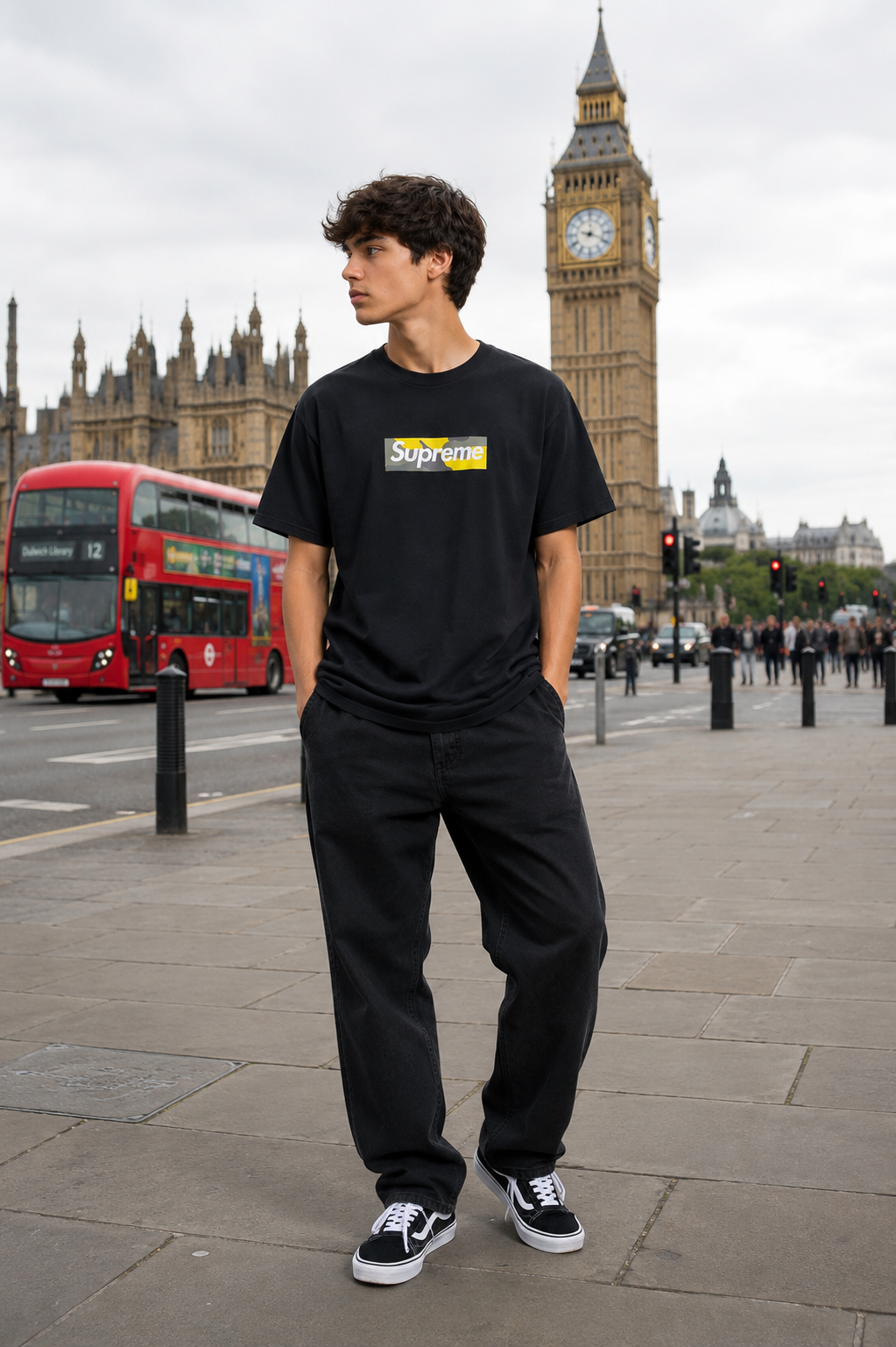 POLO SUPREME NEGRO / LOGO AMARILLOS CLASICO