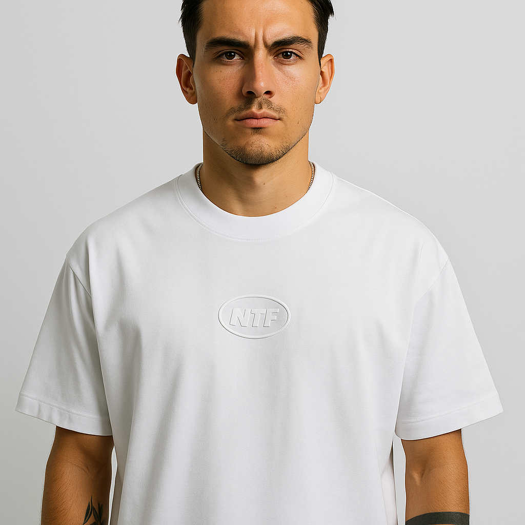 POLO BOXY FIT NTF / BLANCO / LOGO ALTO RELIEVE