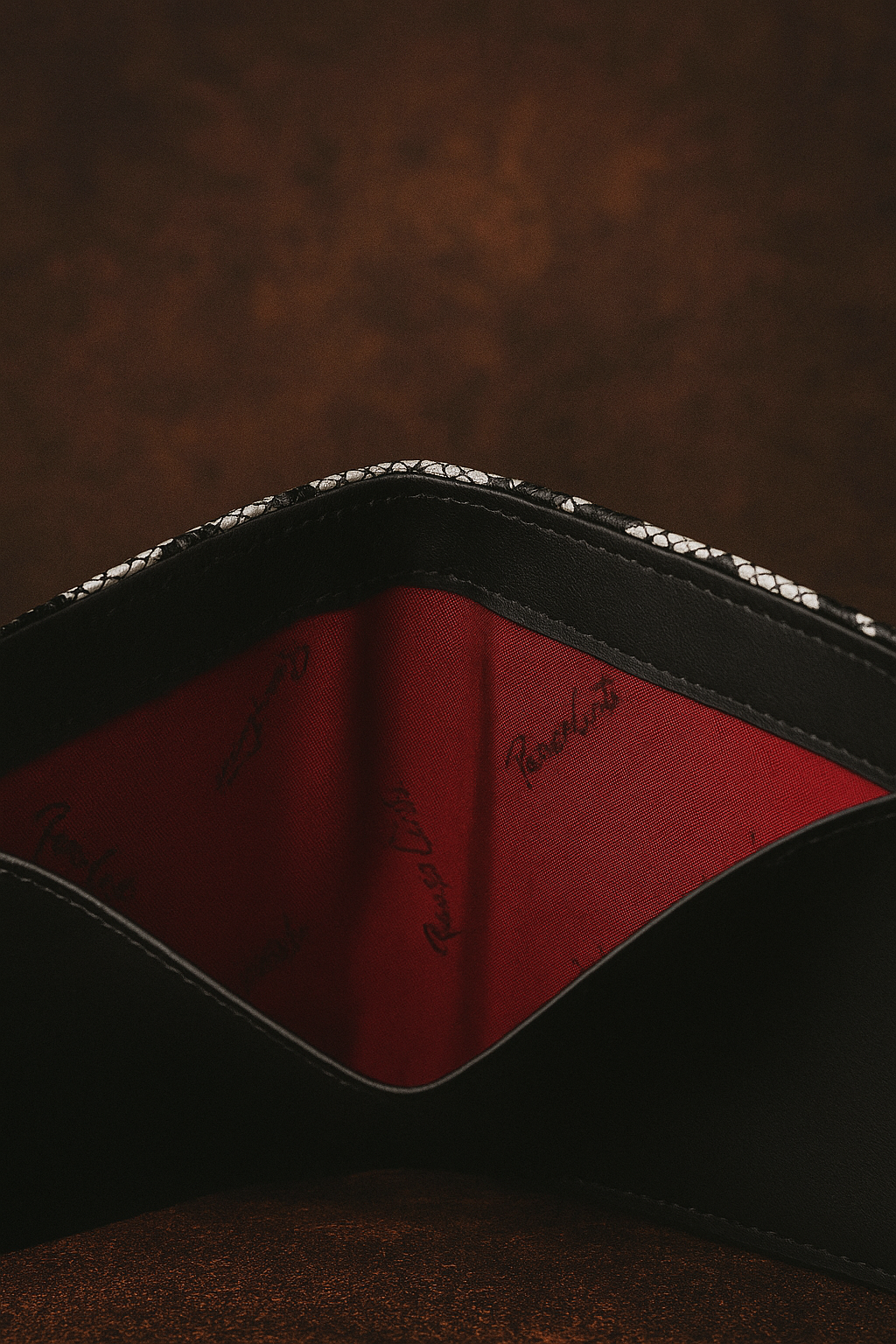 BILLETERA RENZO COSTA / PIEL SERPIENTE