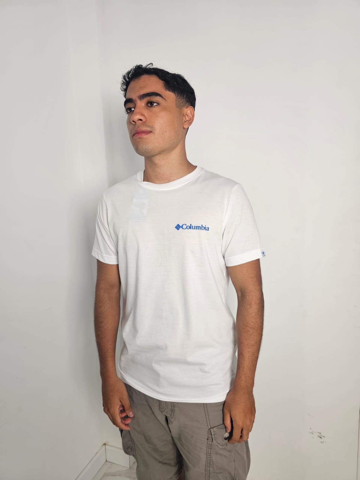 Polo Columbia blanco / logo alto relieve