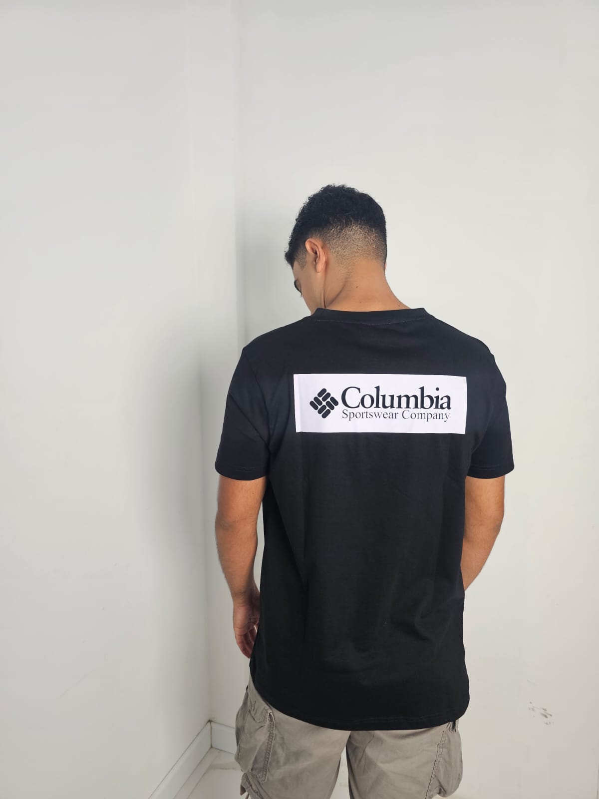 Polo Columbia negro / Company
