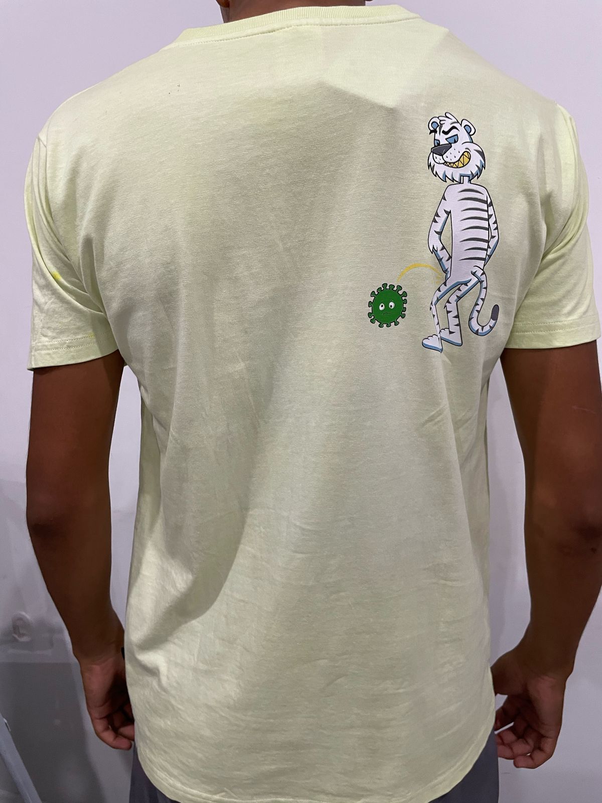 Polo Bultiger amarillo / Logo pecho blanco