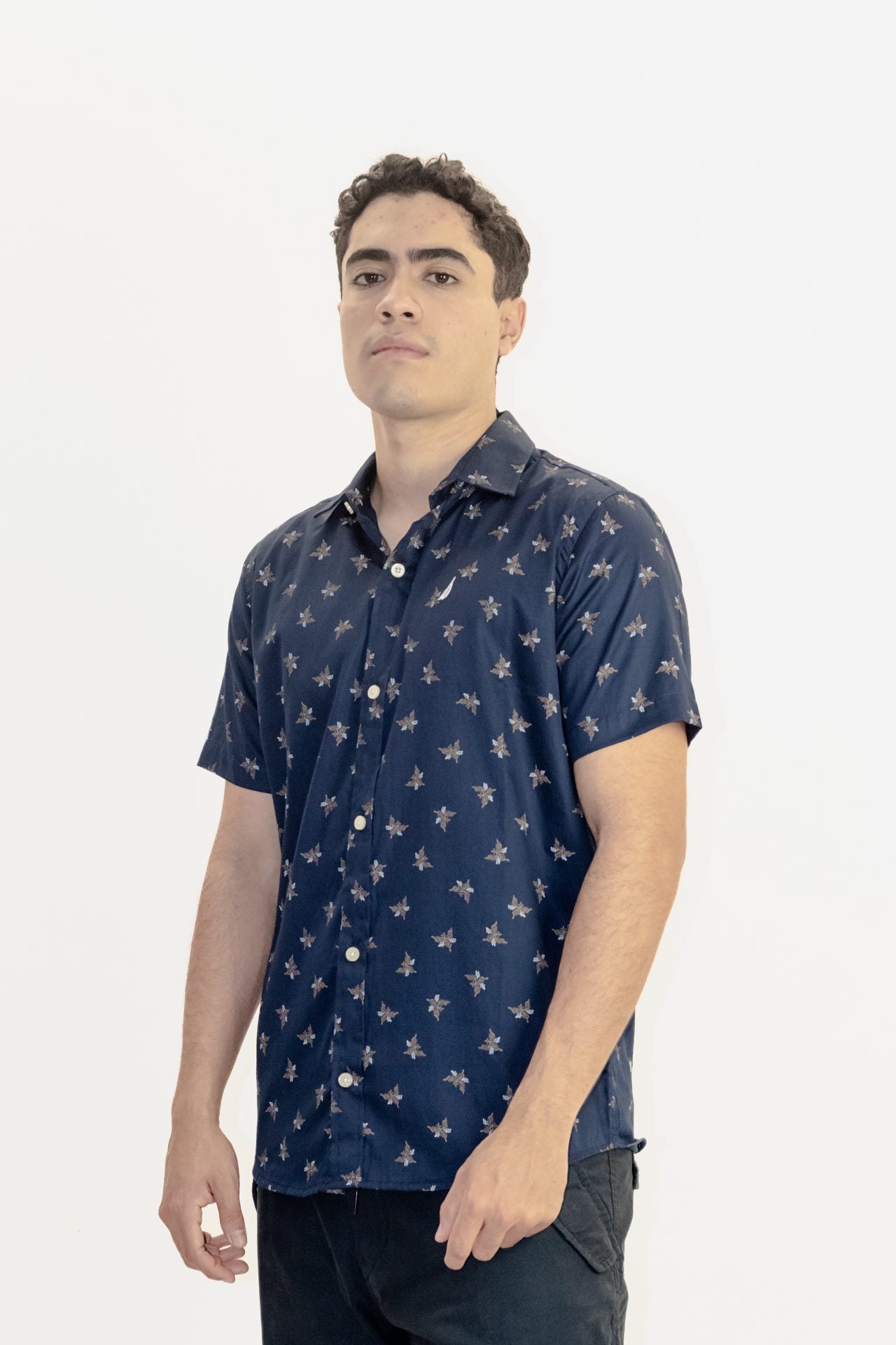 Camisa azul marino Nautica / detalle mosaico