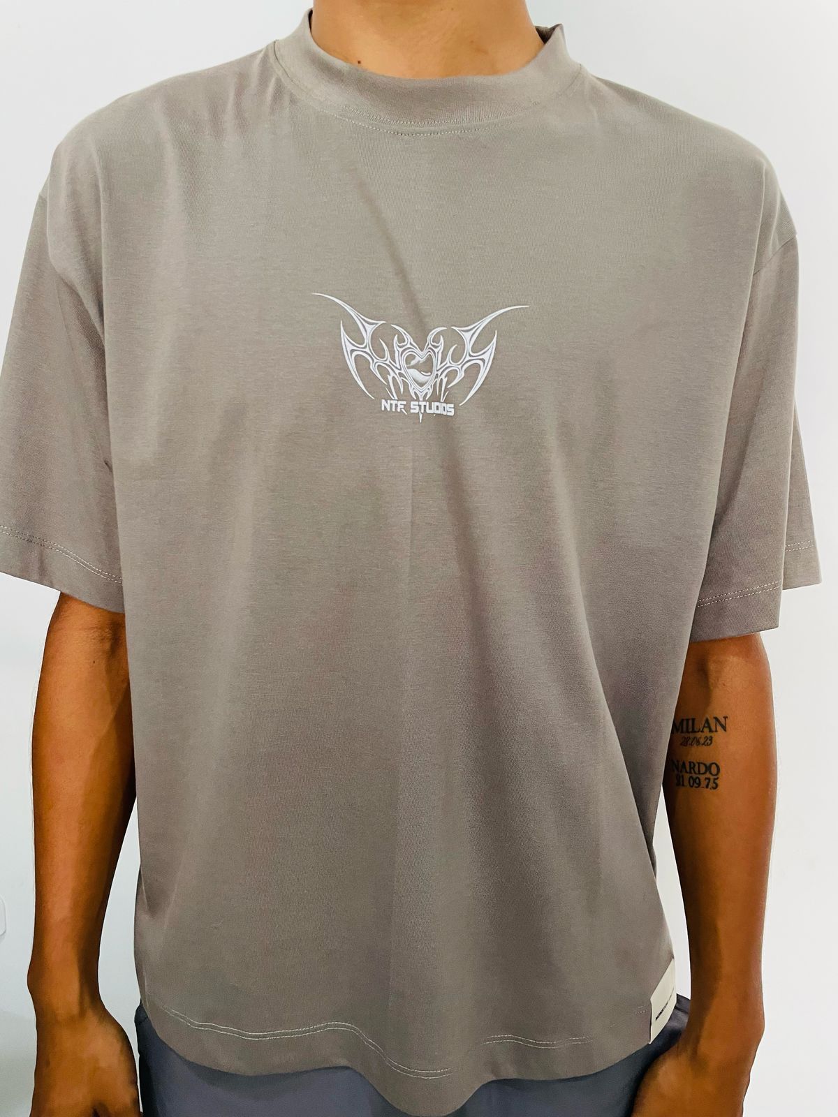 Polo Boxy Fit NTF color rata / Logo pecho corazon