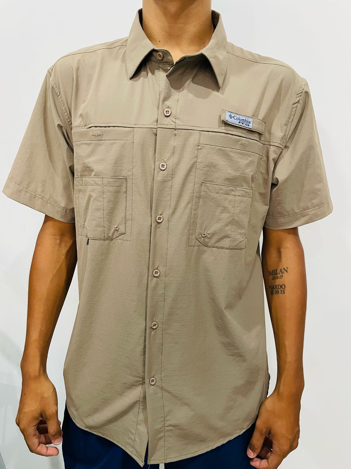 Camisa Columbia beage / Respirador