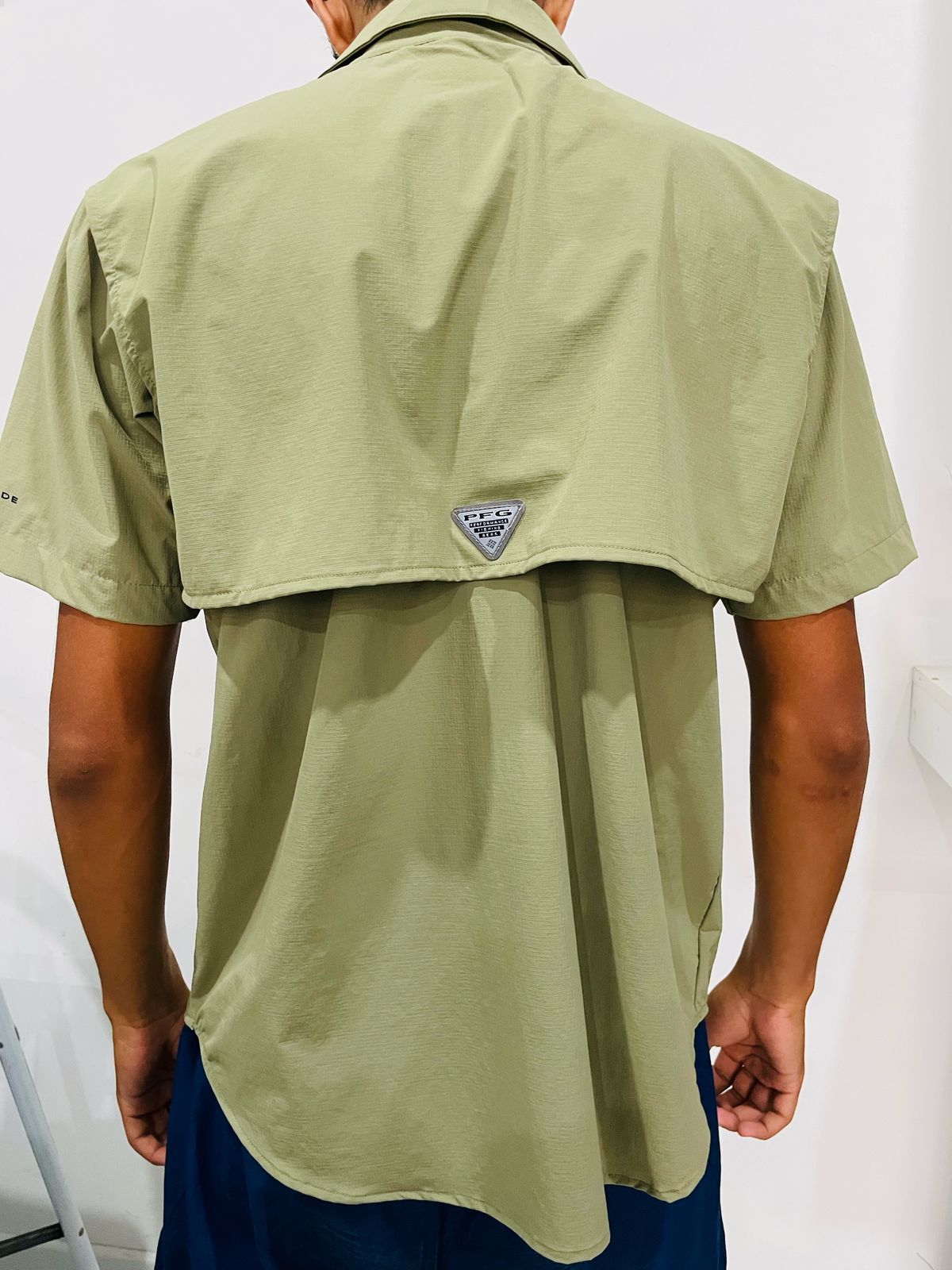 Camisa Columbia verde petroleo / Respirador