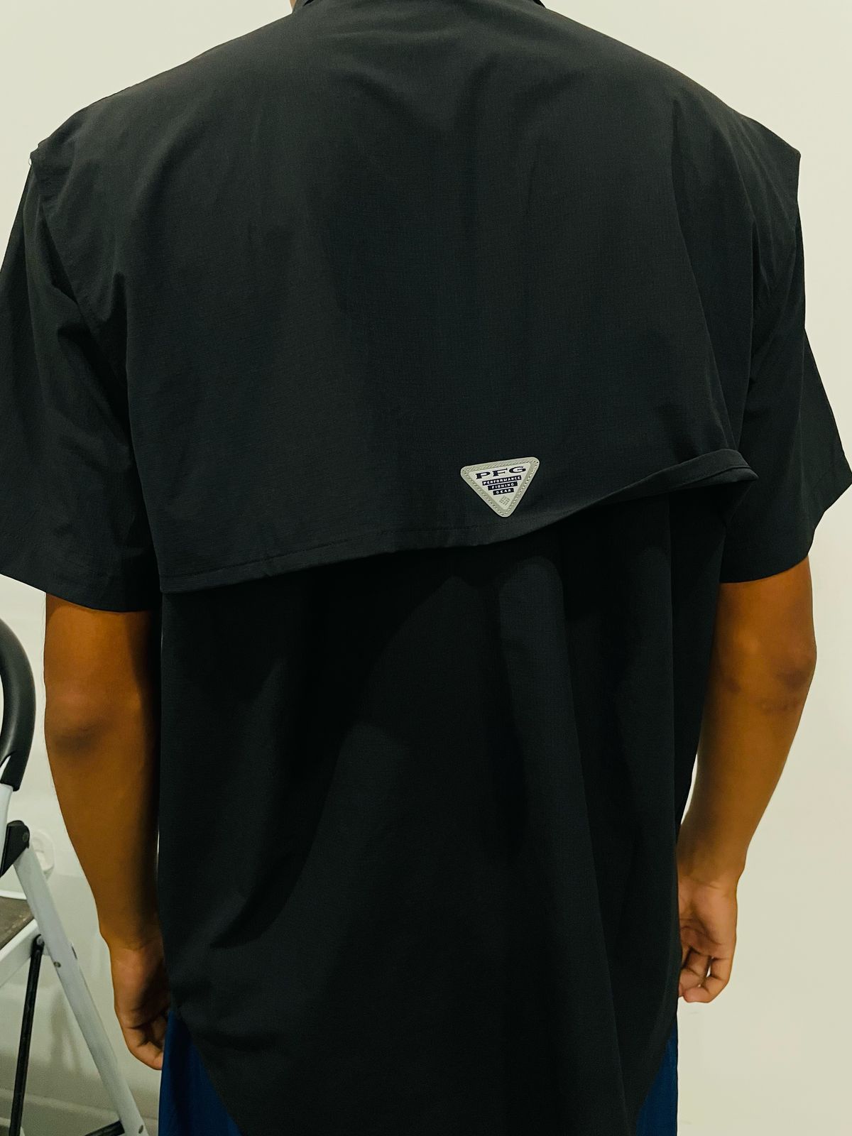 Camisa Columbia negra / Respirador