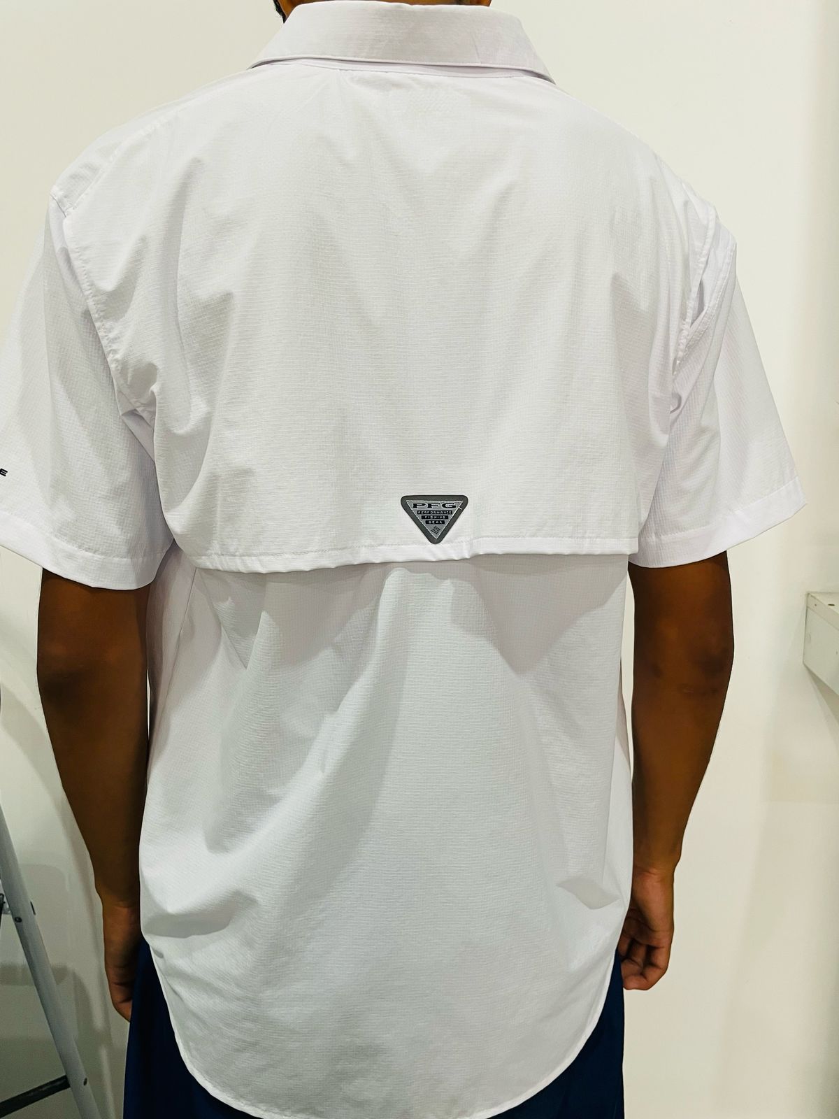 Camisa Columbia blanca / Respirador