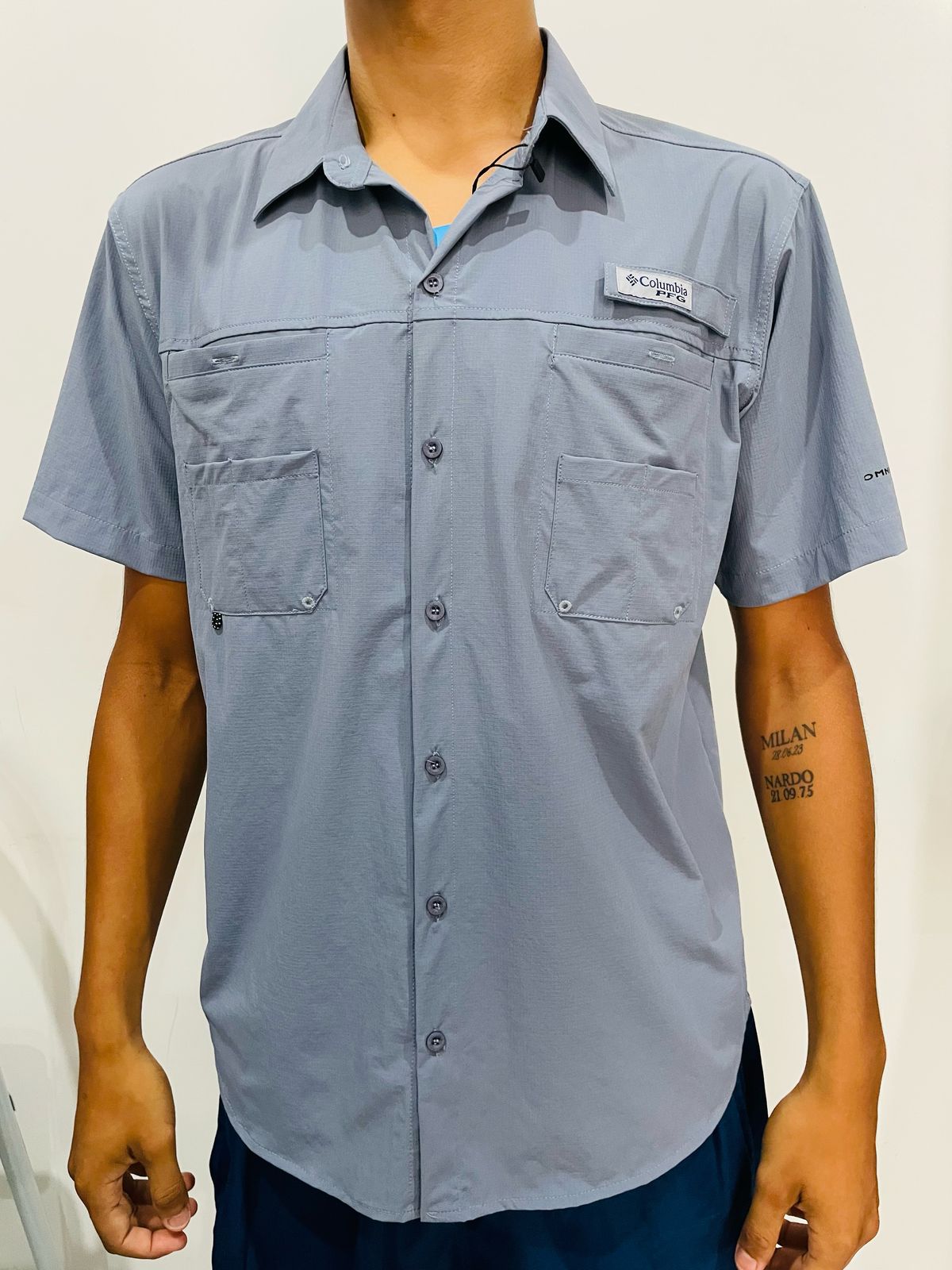 Camisa Columbia gris claro / Respirador