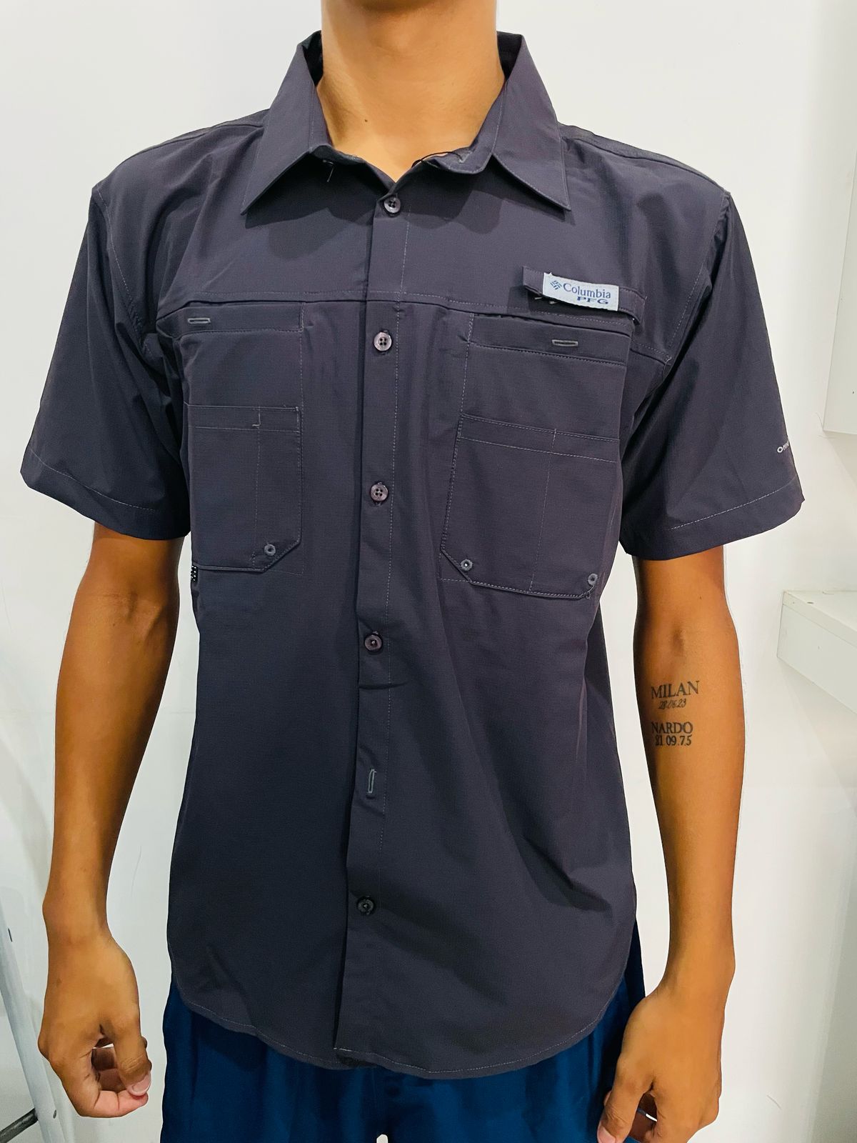 Camisa Columbia plomo oscuro / Respirador