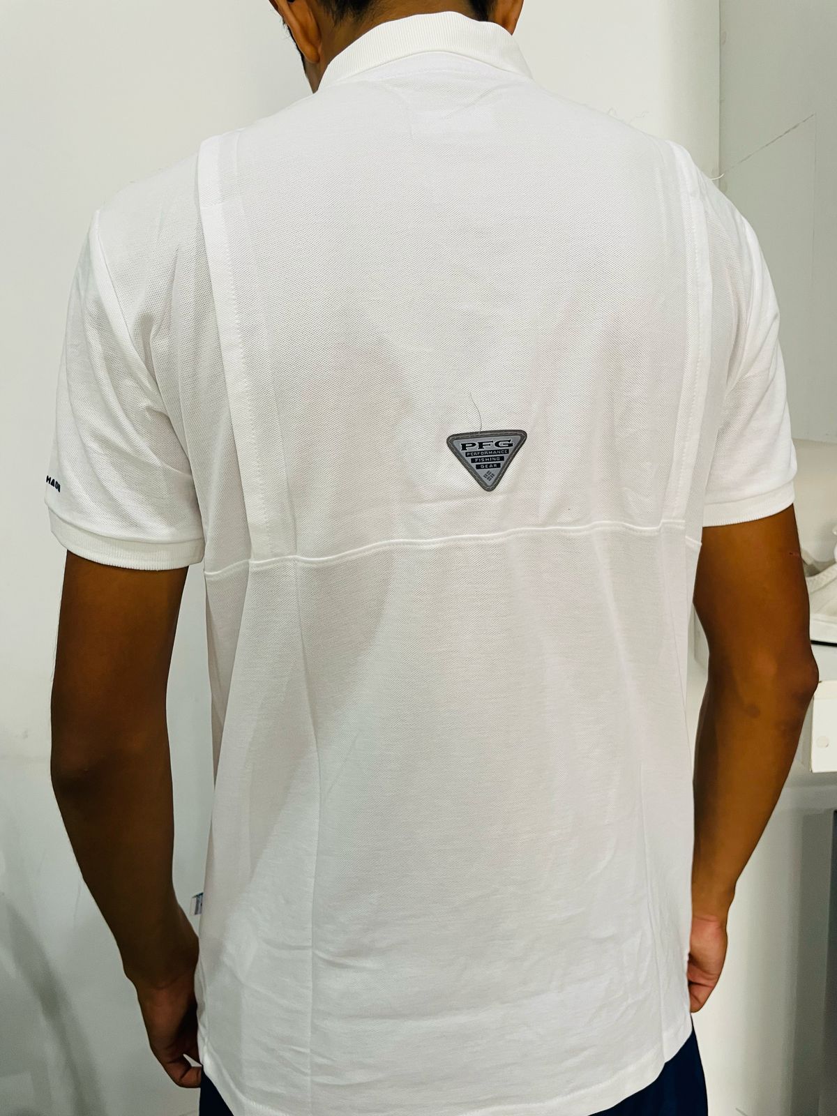 Polo camisero Columbia blanco - logo negro / Respirador