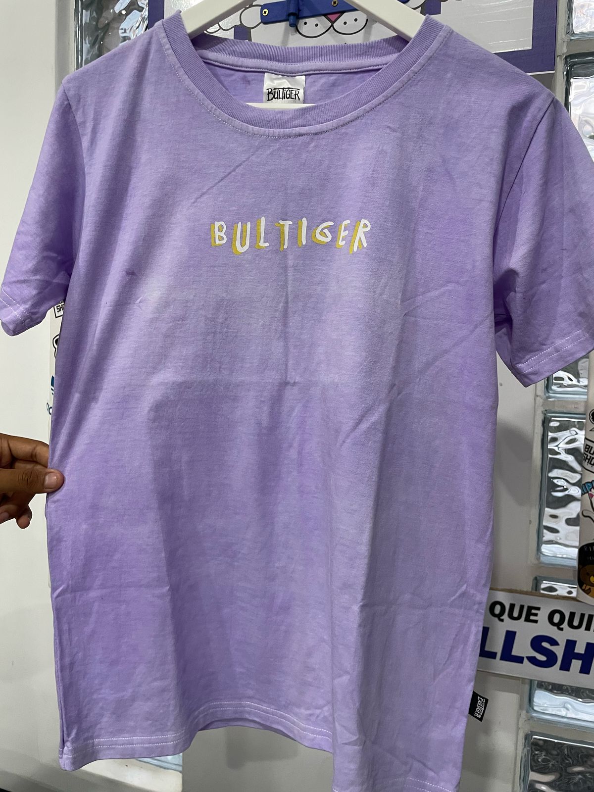 Polo Bultiger morado / Logo pequeño amarillo