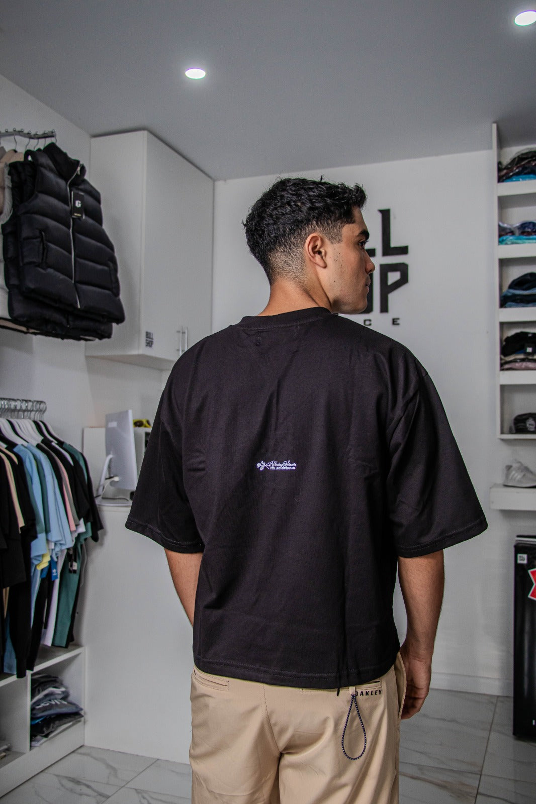 Polo KLEDINGSTREET negro / Logo pecho morado