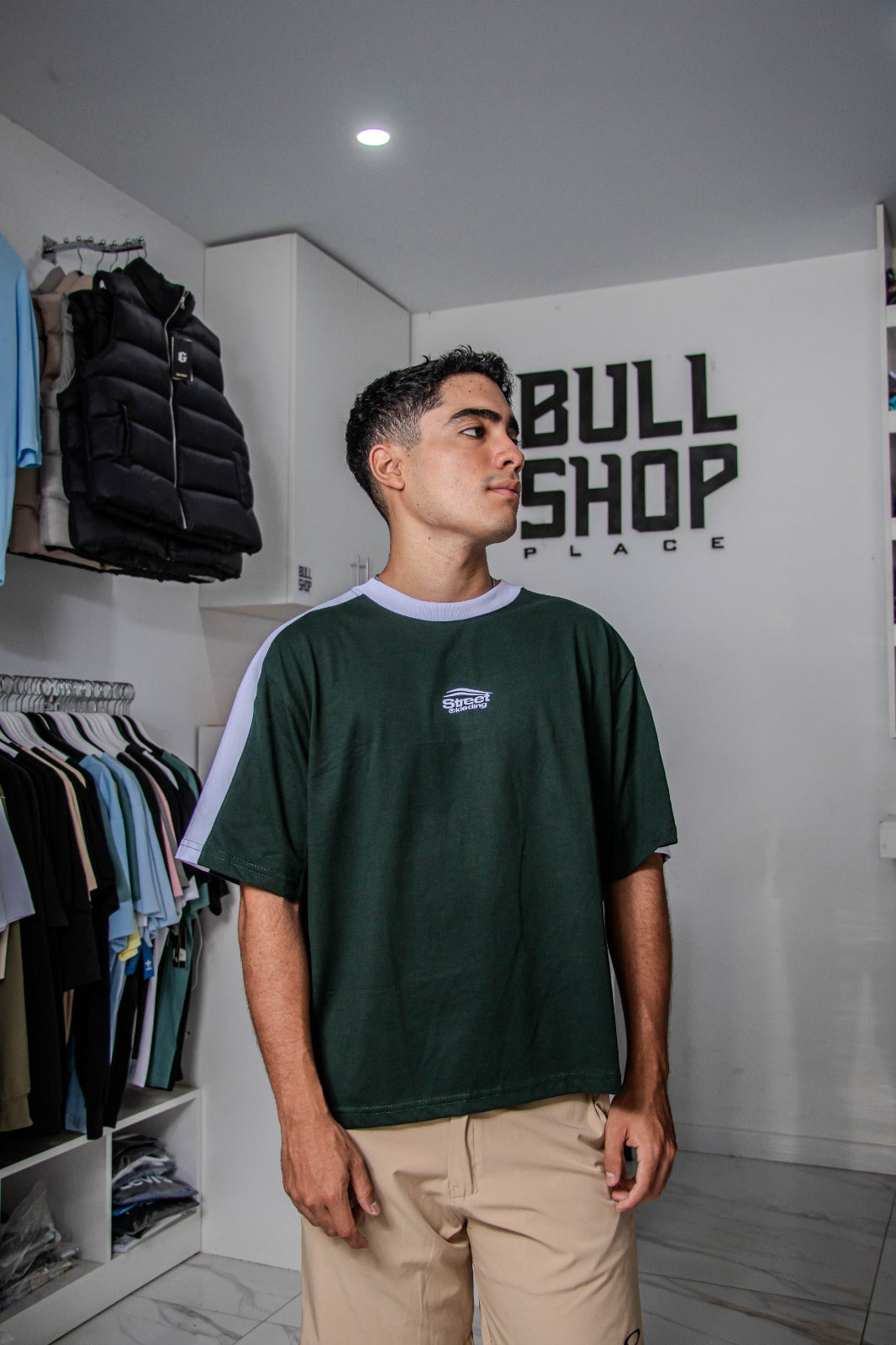 Polo KLEDINGSTREET verde - bordes blancos / Logo pecho