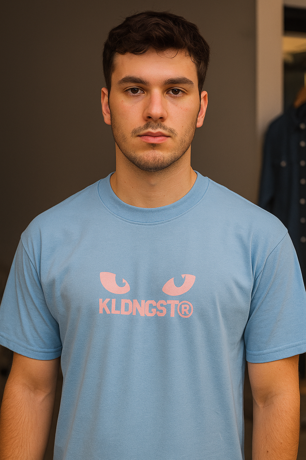 Polo Oversize Kleding Street celeste / ojos rosados pecho