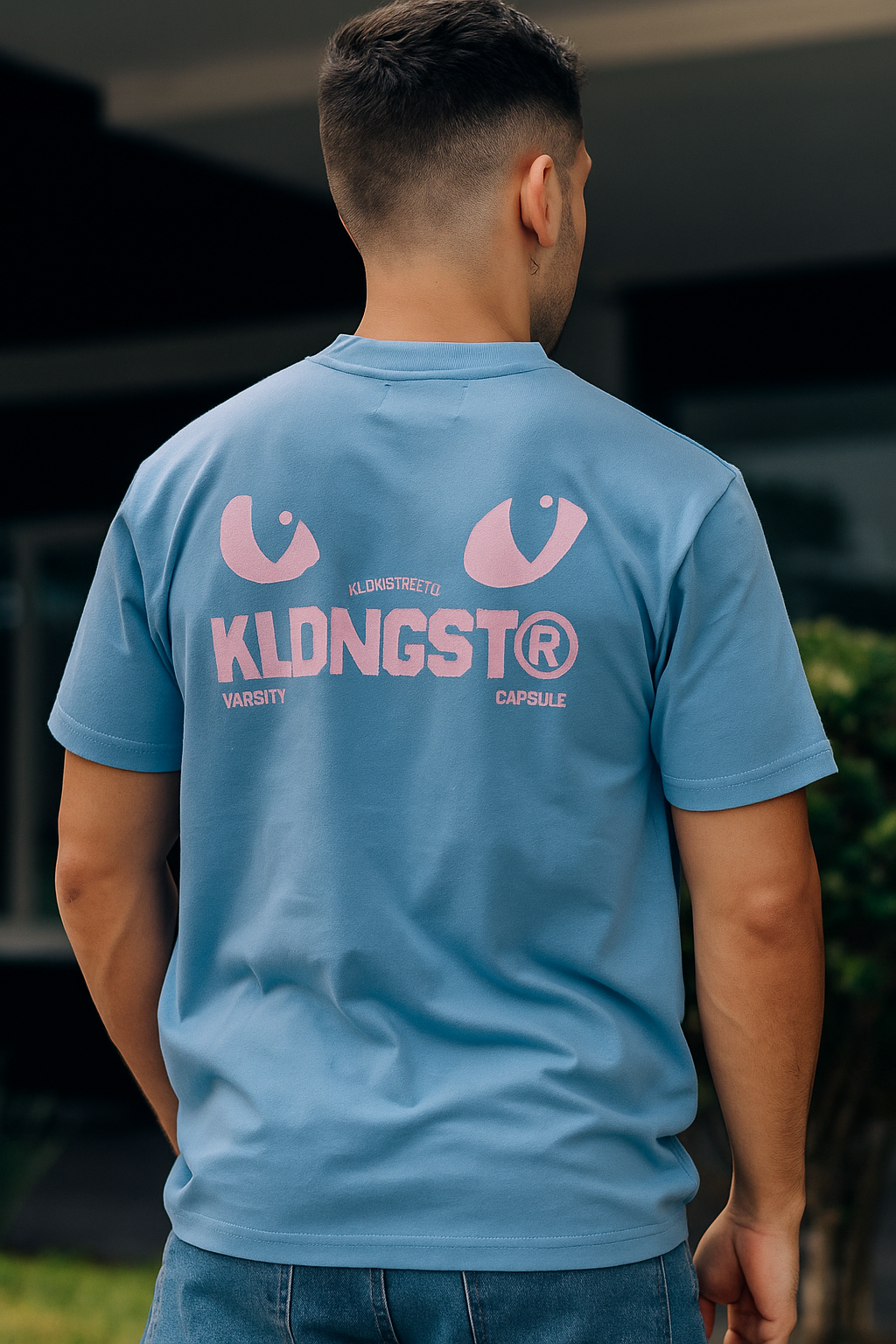 Polo Oversize Kleding Street celeste / ojos rosados pecho