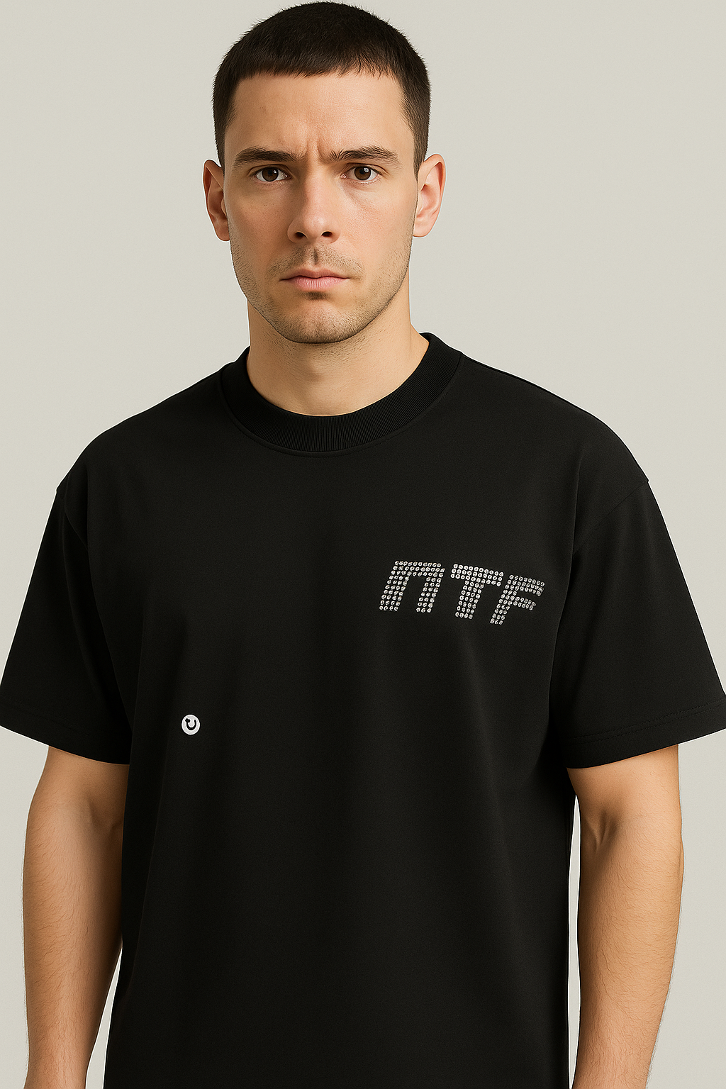 Polo NTF negro / Logo al costado pequeño