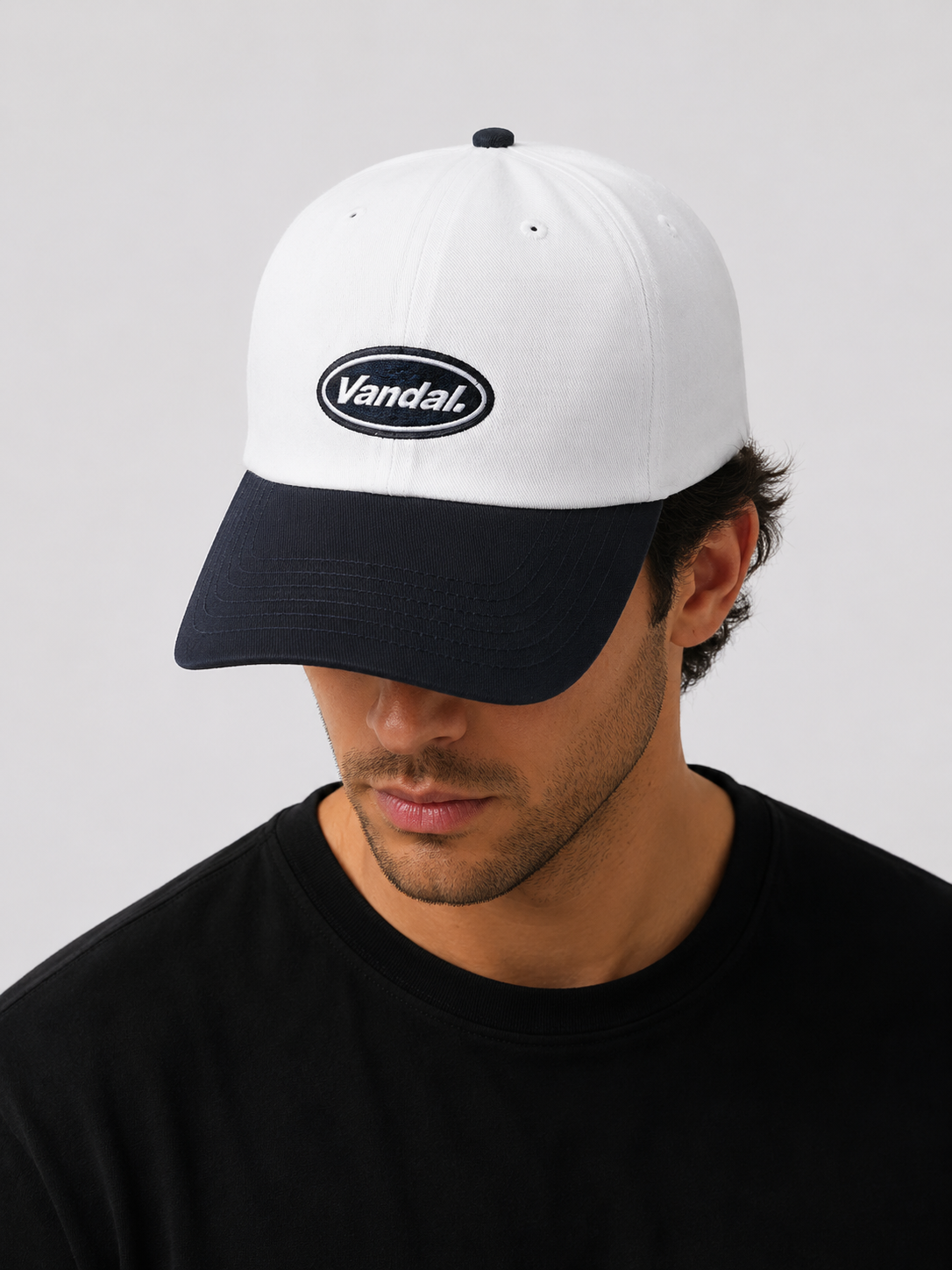GORRA VANDAL / BLANCO Y NEGRO