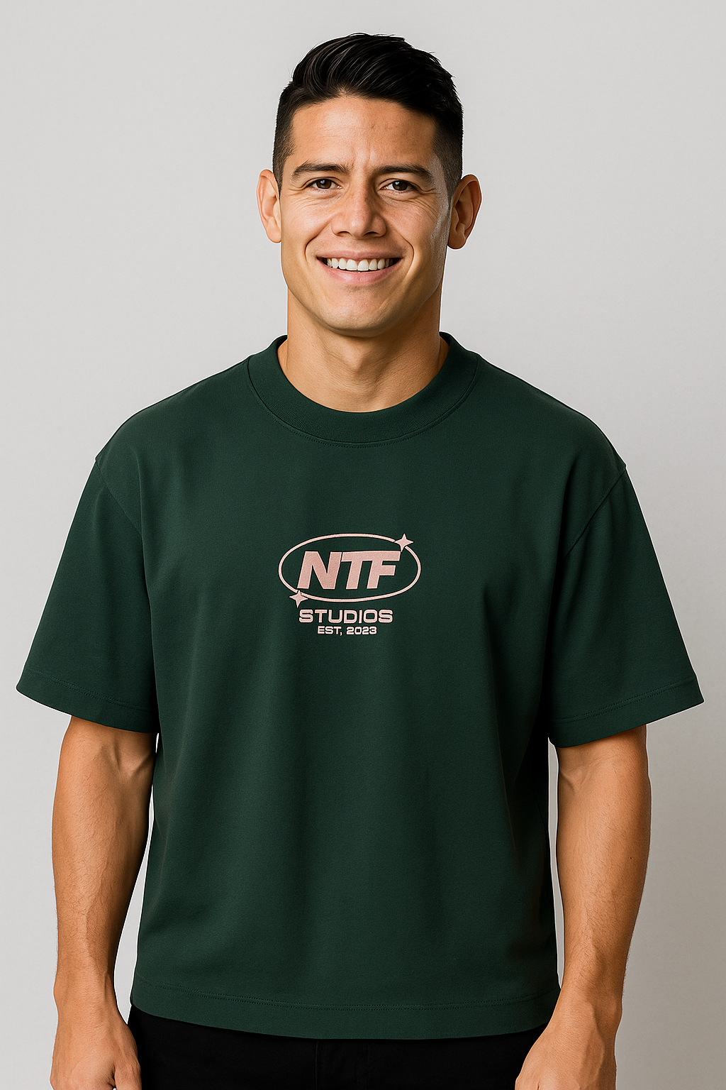 POLO BOXY FIT NTF / VERDE LOGOS BLANCO / EST 2023