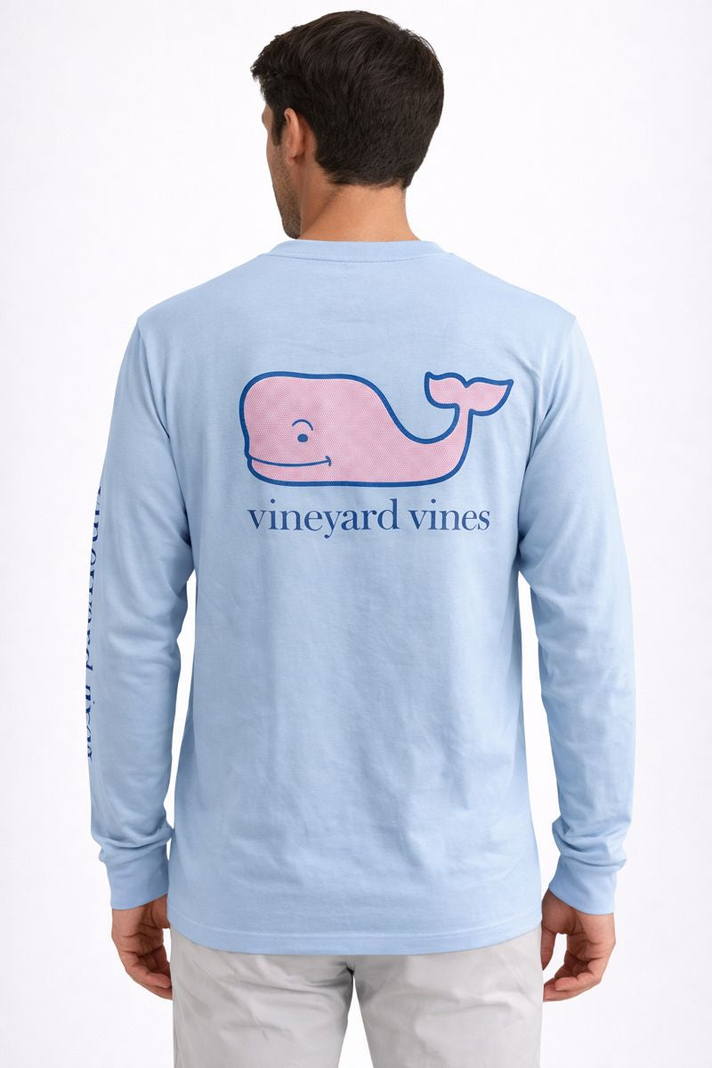 POLO MANGA LARGA VINEYARD / CELESTE / LOGO CLASICO ROSADO