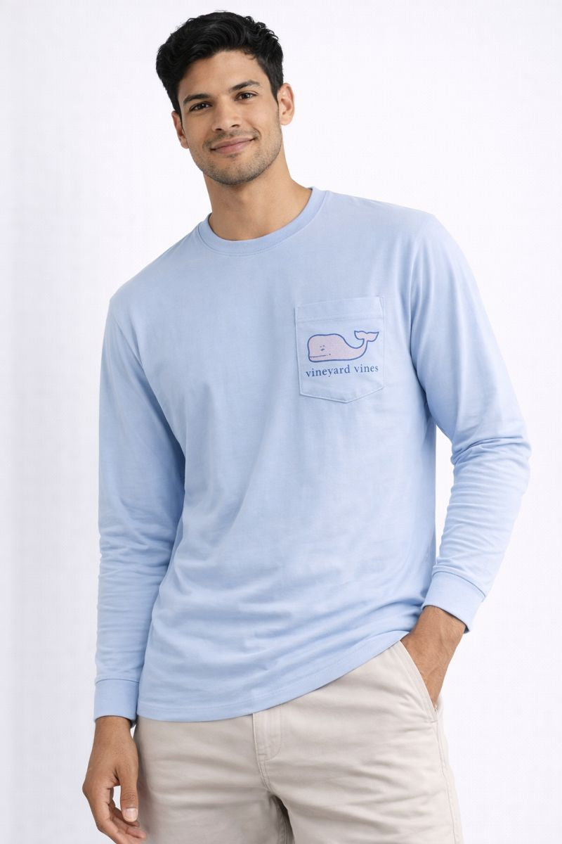 POLO MANGA LARGA VINEYARD / CELESTE / LOGO CLASICO ROSADO